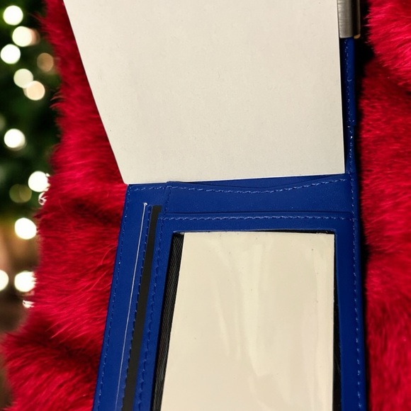 New in box Men’s Wallet - Picture 2 of 9